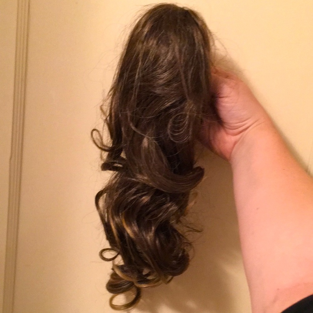 Ponytail hair piece—brown with blonde highlights